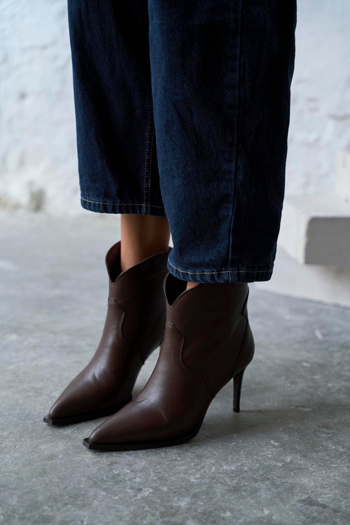 Hella - Kožne Ženske Čizme