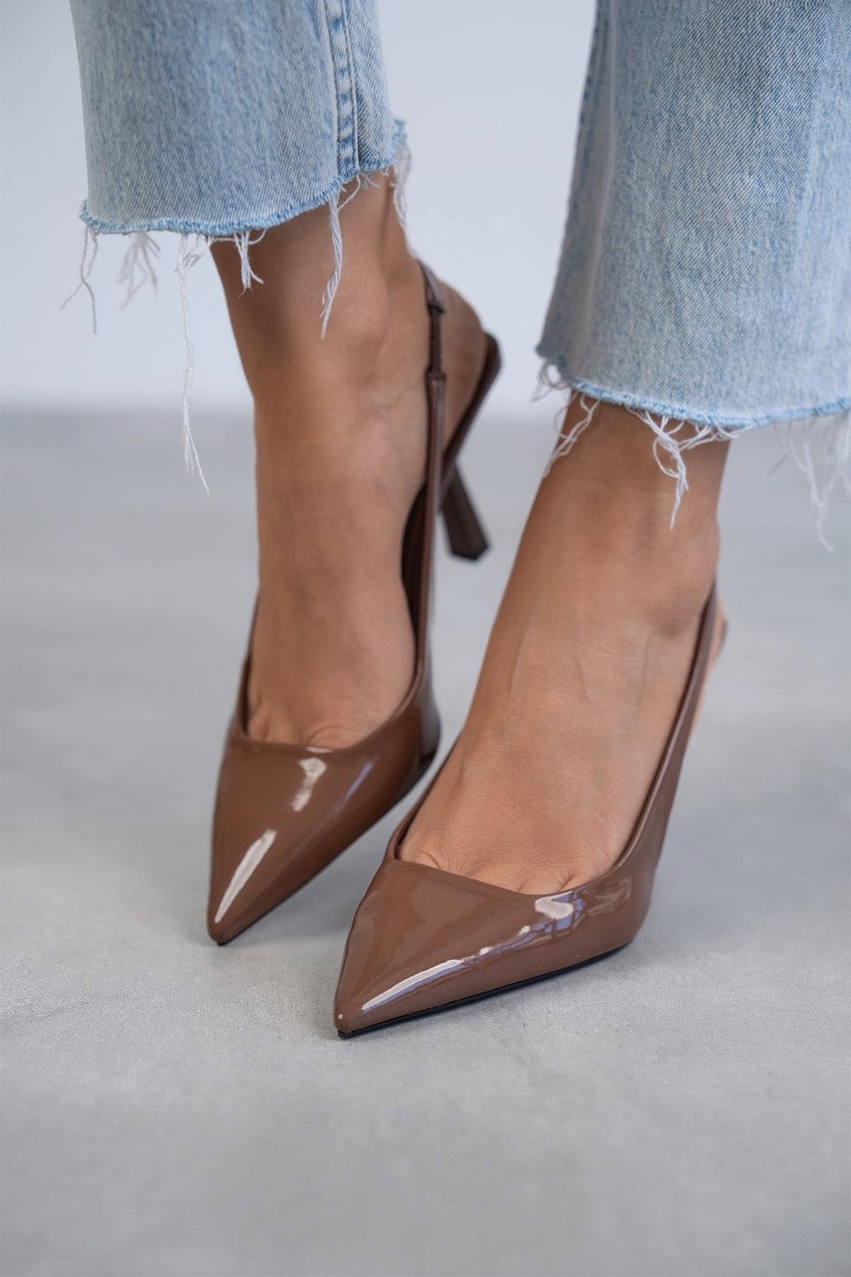 April - Ženska Sandala