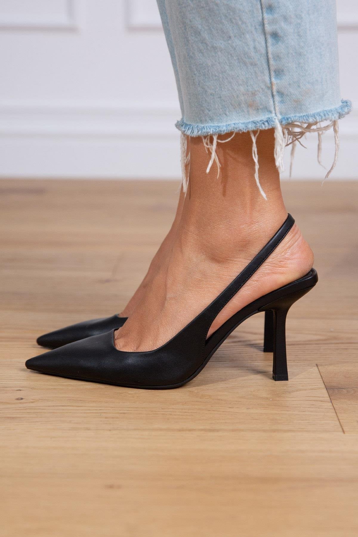 April - Ženska Sandala