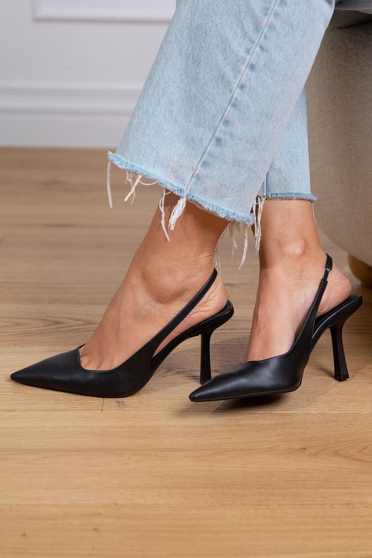 April - Ženska Sandala