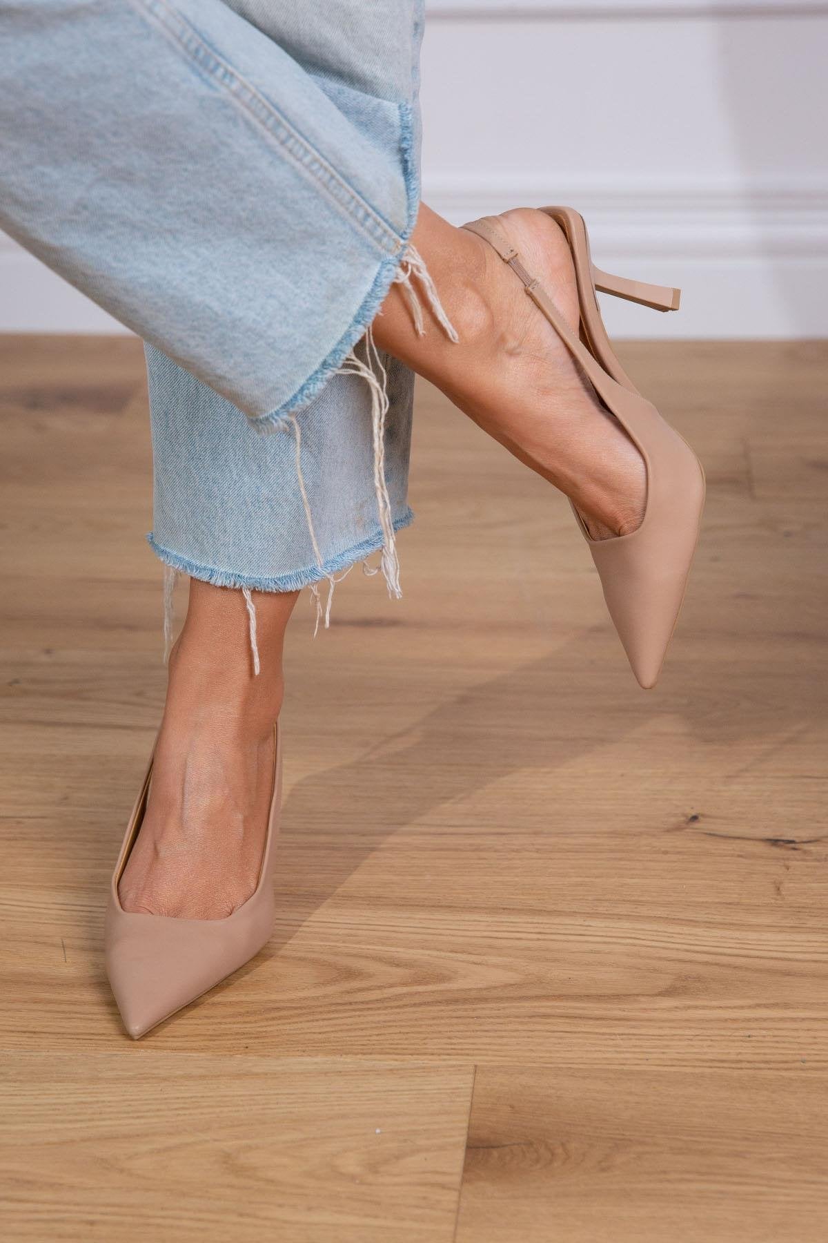 April - Ženska Sandala