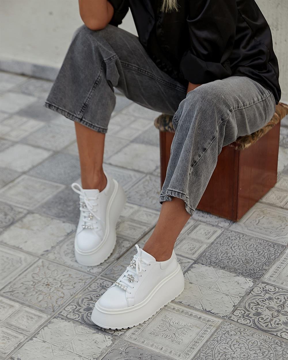 Dubai - Kožne Ženske Patike