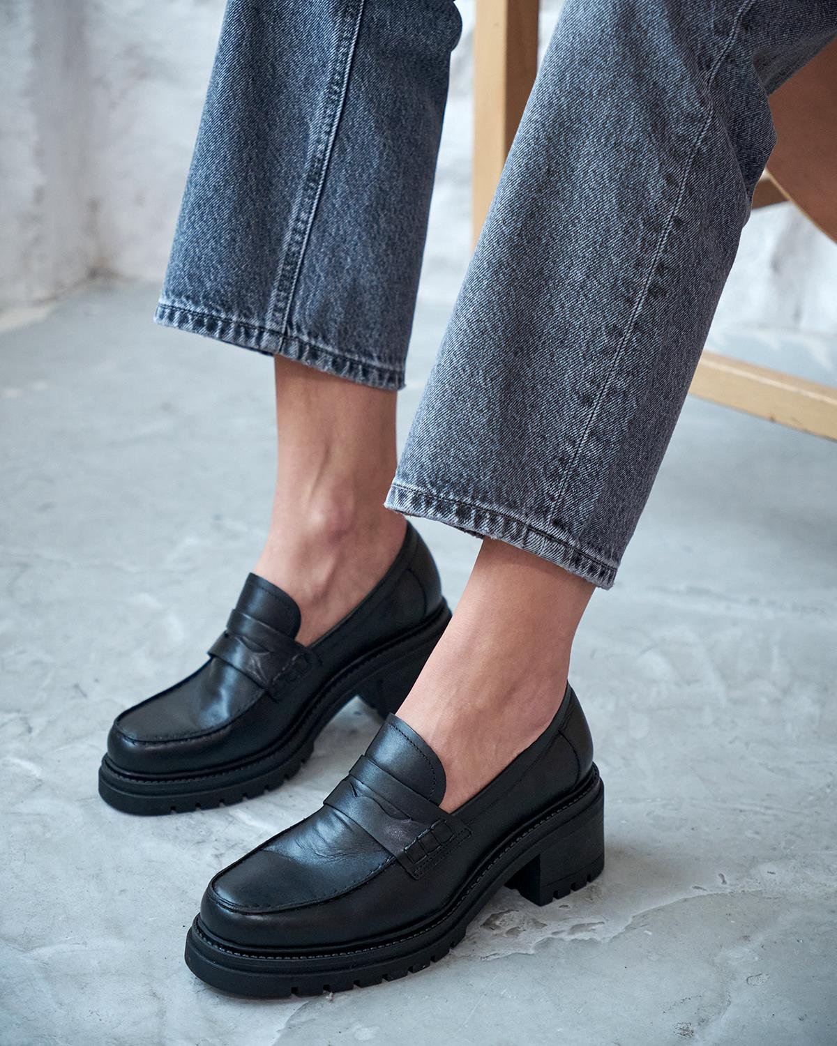 Fewer - Kožne Ženske Cipele