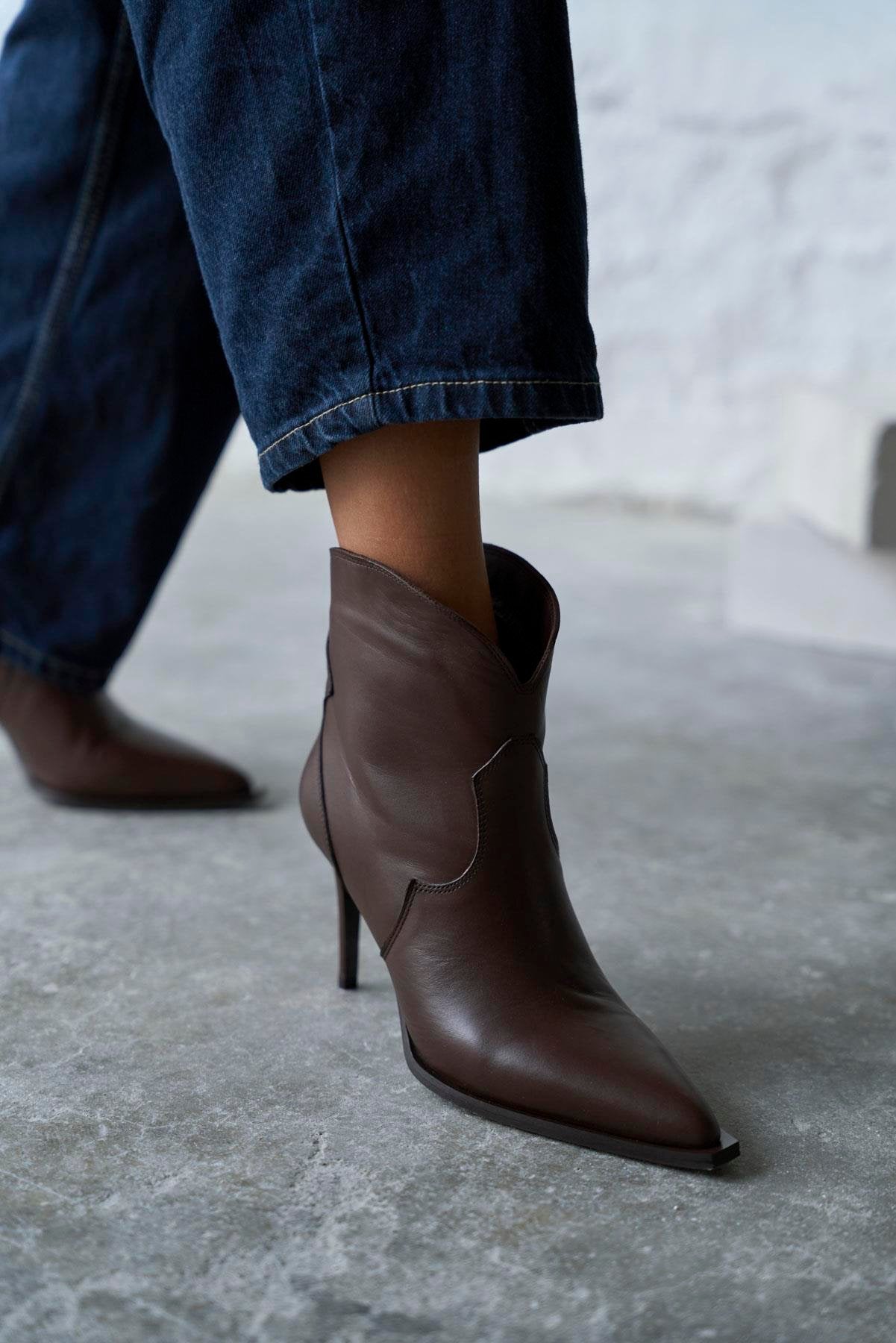 Hella - Kožne Ženske Čizme