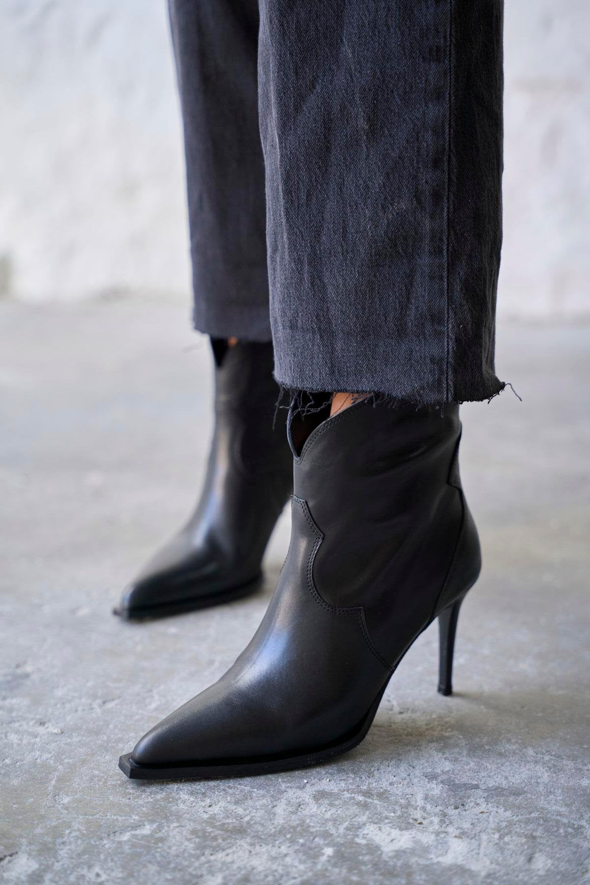 Hella - Kožne Ženske Čizme