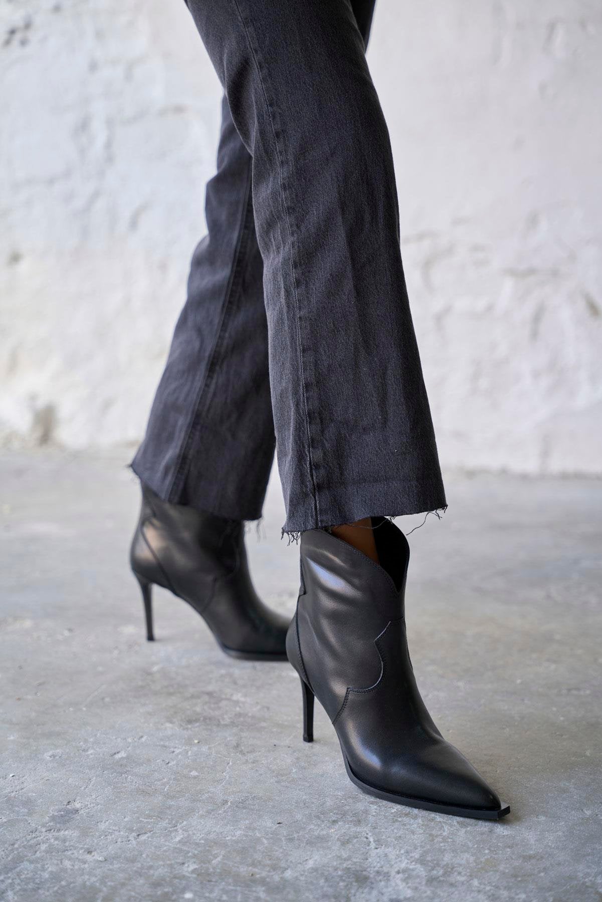 Hella - Kožne Ženske Čizme