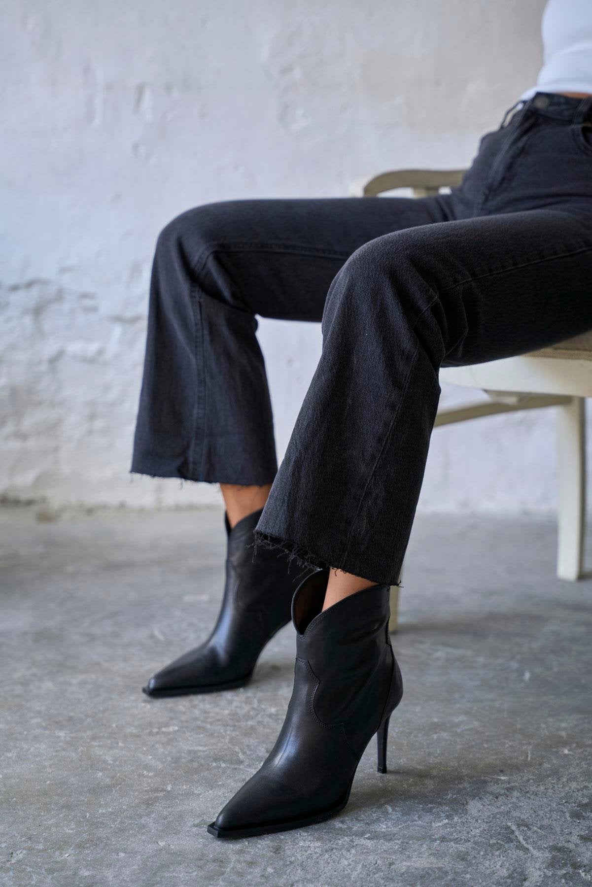 Hella - Kožne Ženske Čizme