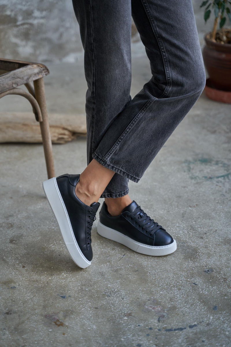 Hole - Kožne Ženske Patike