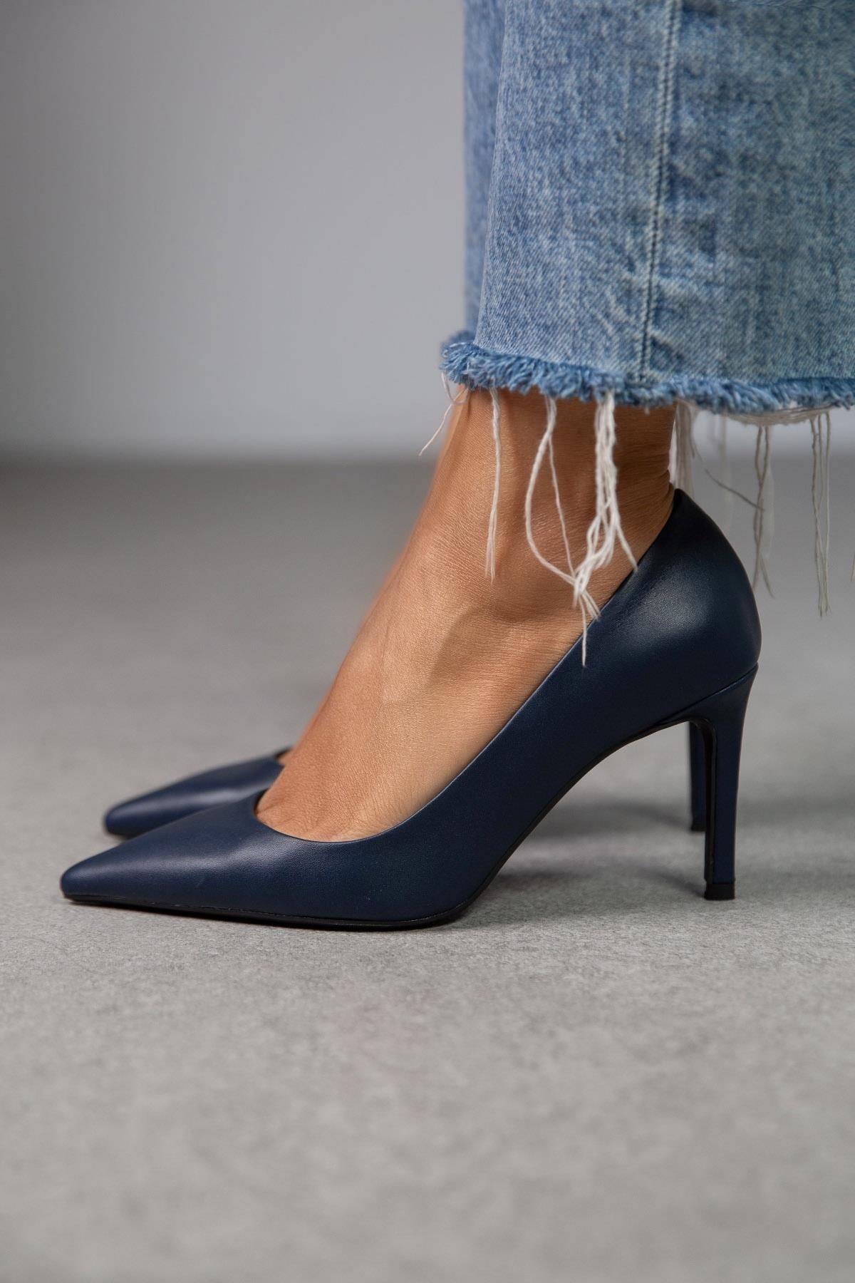 Lara - Kožne Ženske Štikle