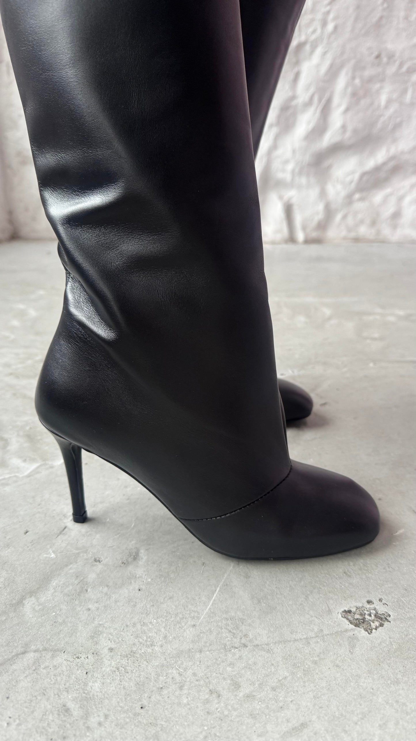 Livarno - Kožne Ženske Čizme