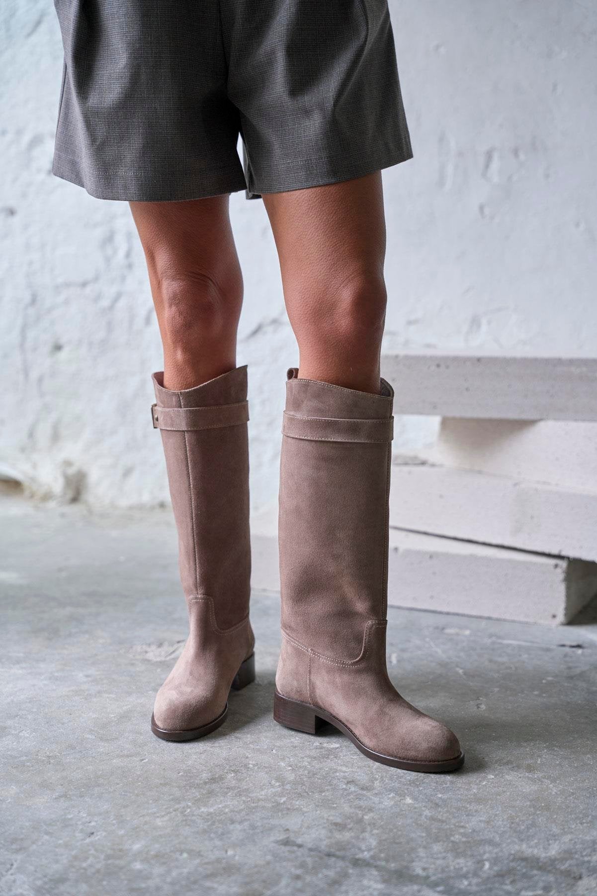 Modling- Kožne Ženske Čizme